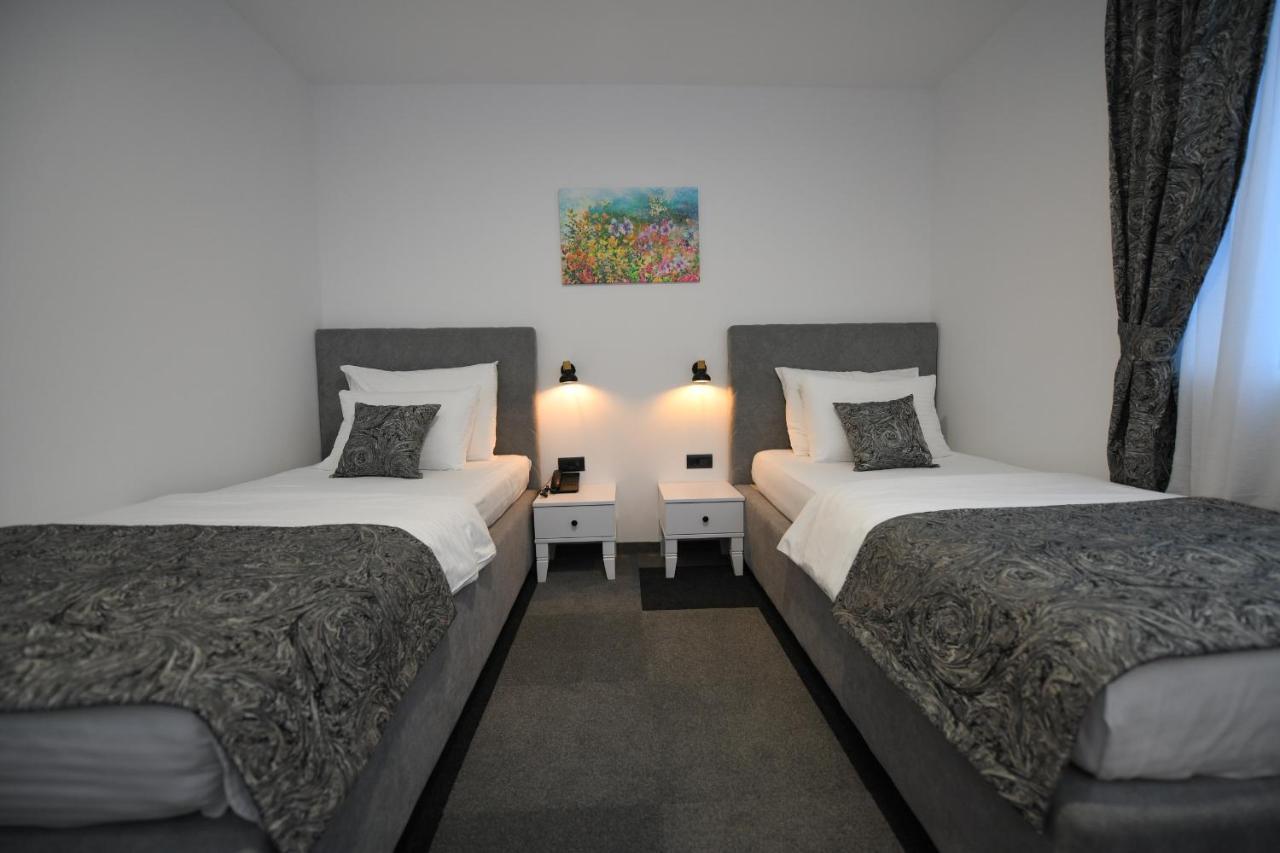 Hotel Kole Čačak Екстериор снимка