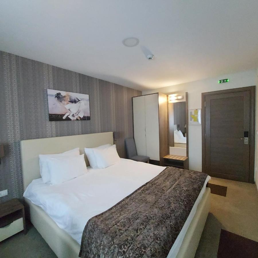 Hotel Kole Čačak Екстериор снимка