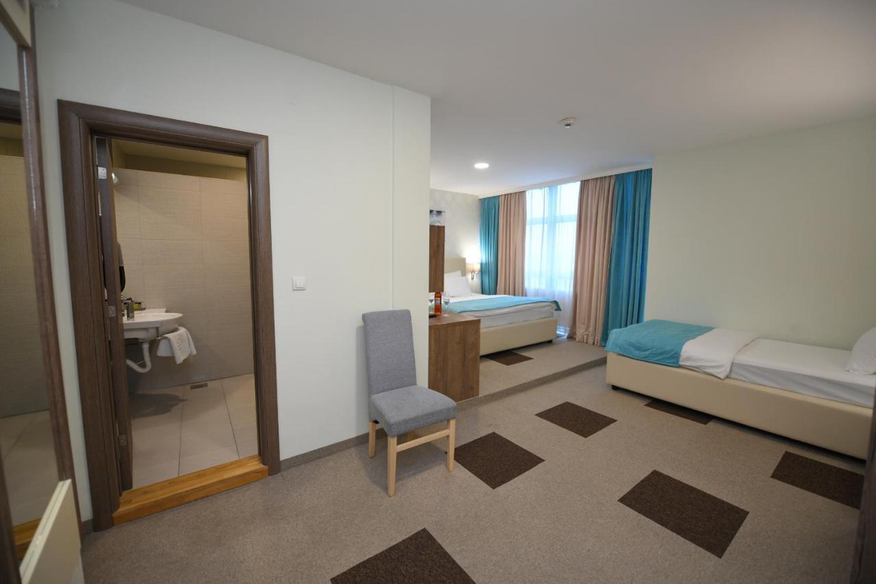 Hotel Kole Čačak Екстериор снимка