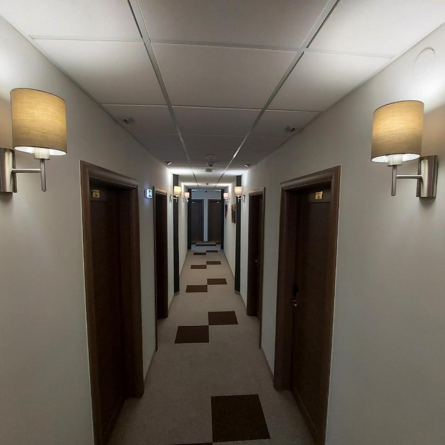 Hotel Kole Čačak Екстериор снимка