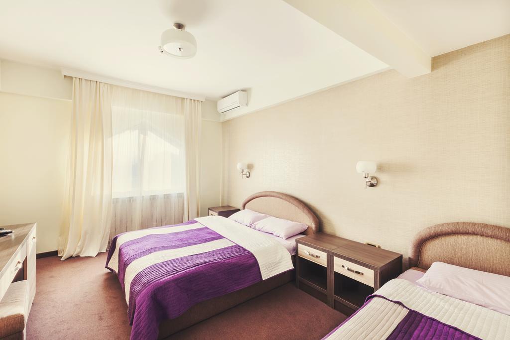 Hotel Kole Čačak Стая снимка