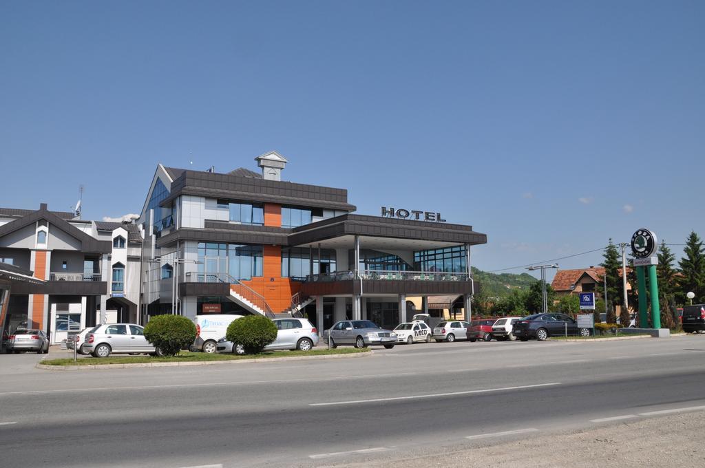 Hotel Kole Čačak Екстериор снимка