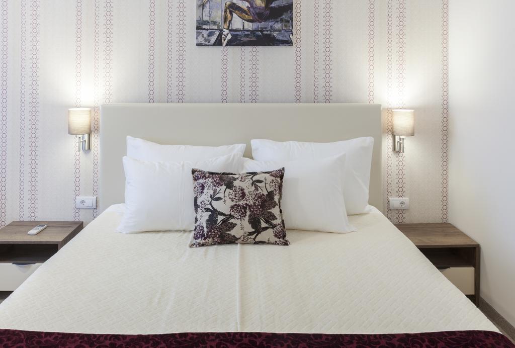 Hotel Kole Čačak Екстериор снимка